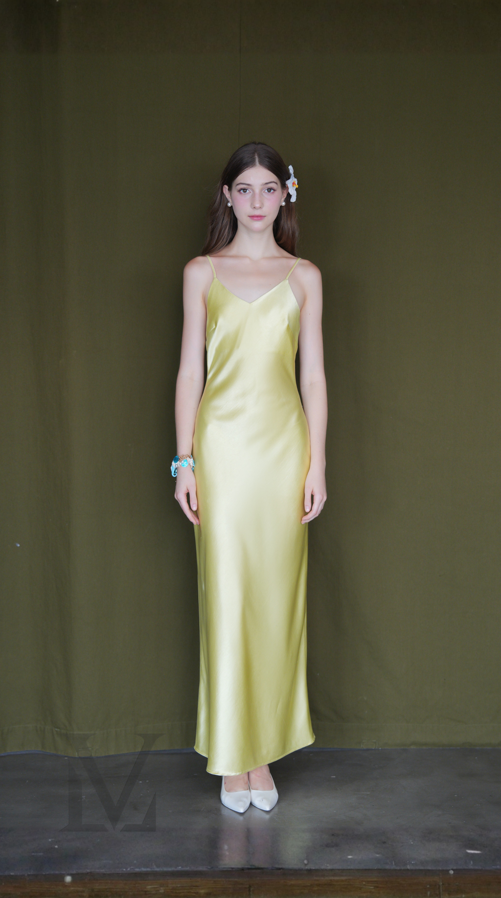 Open-Back V-Neck Silk Maxi Dress - Soft Lime